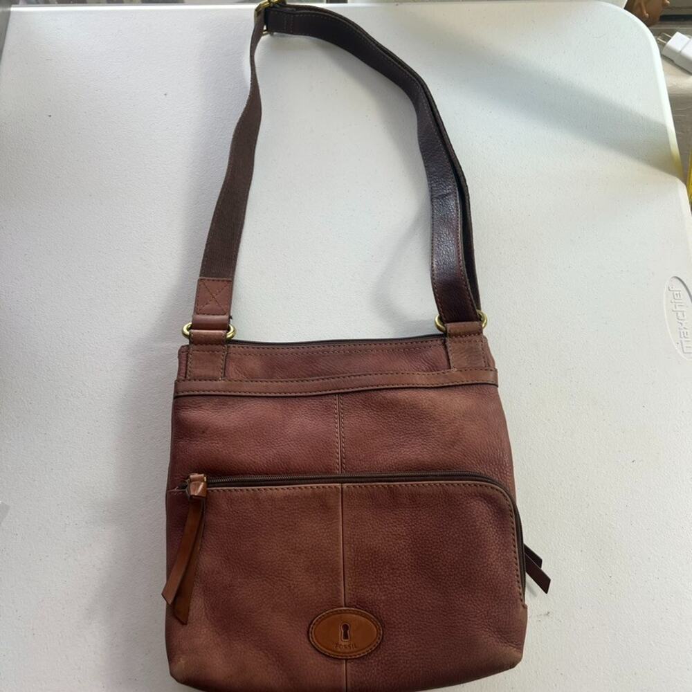 Fossil Morgan Traveler Messenger Crossbody Bag Leather Purse Brown Key Charm Fob - Picture 5 of 13